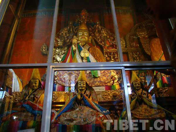 强巴林寺的四大活佛世系