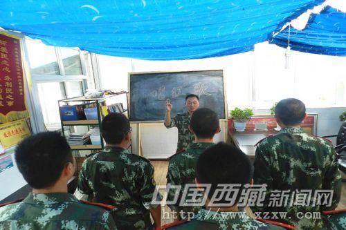 图为支队各级积极开展唱红歌活动（一）