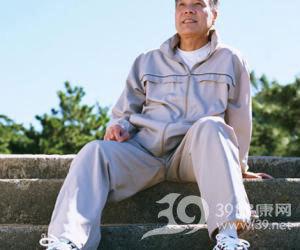 手杖操 老人健身的时尚热潮