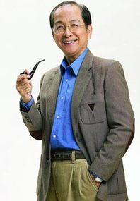 老年男人晨起走走能缓尿频