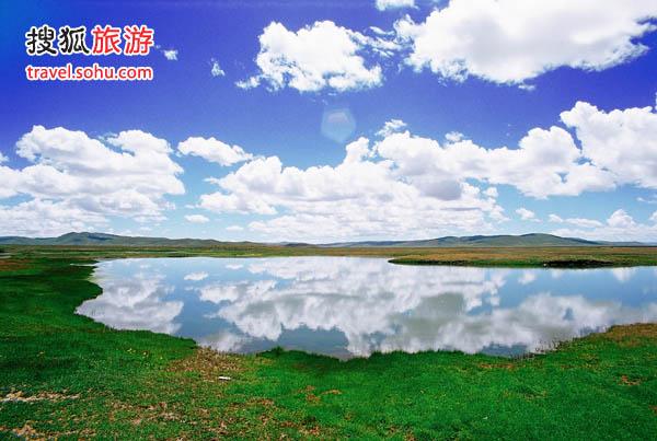 走近一个小湖
