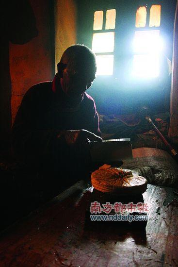 在次仁多布杰的家里。
