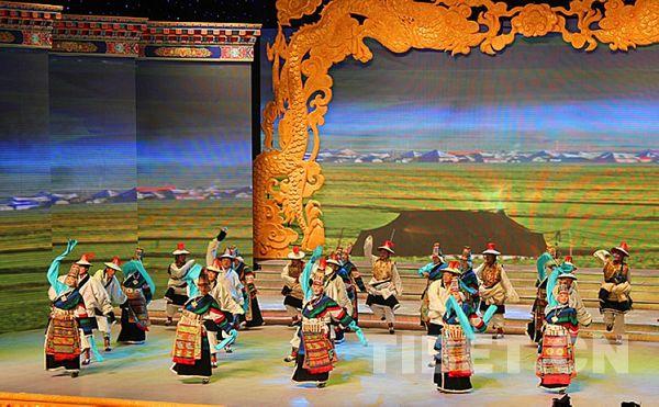 拉萨市举办2012藏历水龙新年联欢晚会