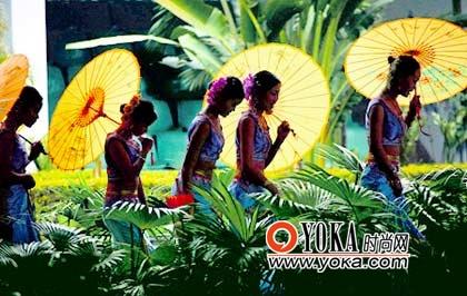 作为古代傣族王朝的所在地，瑞丽充满了浓郁的傣族风情。