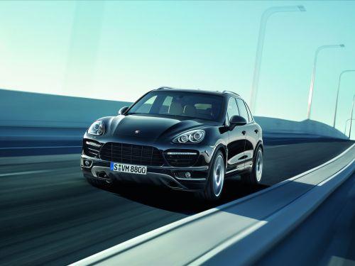 Porsche-Cayenne-Turbo-2011-02