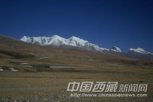 青藏线当雄境内风光 彭月圆 摄