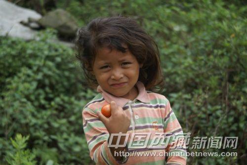 尼泊尔孩子 彭月圆 摄