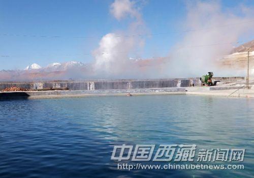 羊八井室外温泉池 郭祚彬 摄