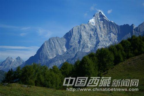 四姑娘山 彭月圆 摄