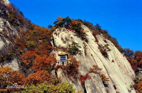藏在深山中的古庙。