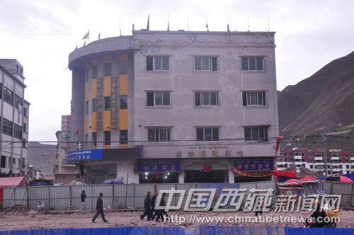 昌都影剧院，上世纪90年代风格建筑