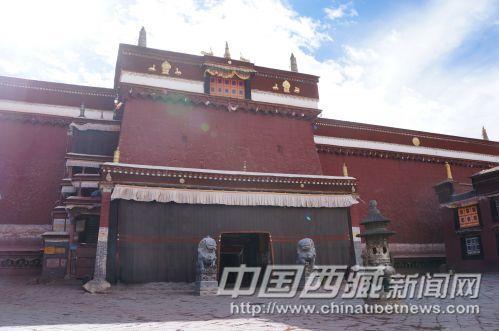 萨迦南寺主殿。史卫静 摄