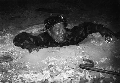 参加布宫维修的强巴格桑