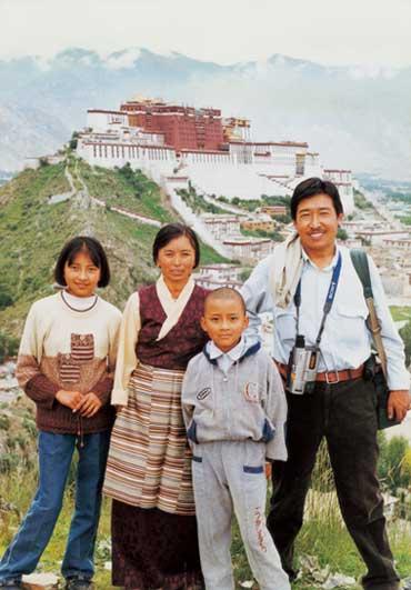 次旦朗杰和他的家人