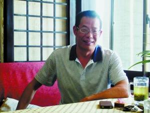 闲暇之余，彭单喜欢坐在茶馆里享受生活带给他的轻松与快乐。