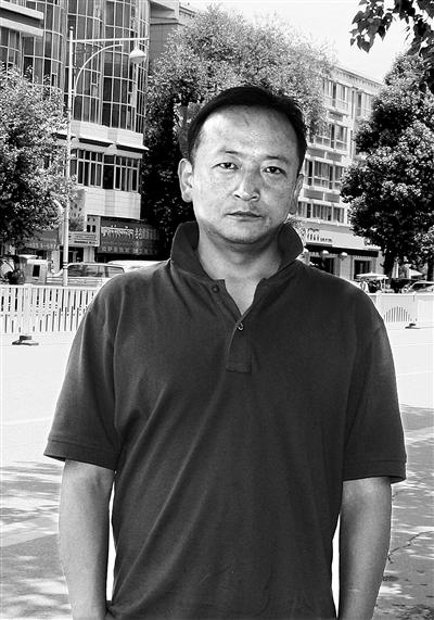 卸掉舞台妆的桑旦是一个谦虚而开朗的人。