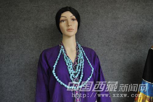 隆子县珞巴女子配饰