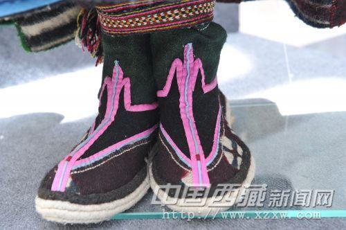 措美县扎扎女子鞋子