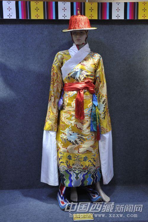 拉萨普堆巴宣男子服饰