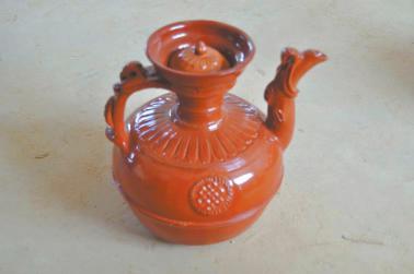 陶器茶壶。