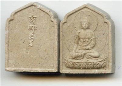 在有些擦擦上还会印有经咒
