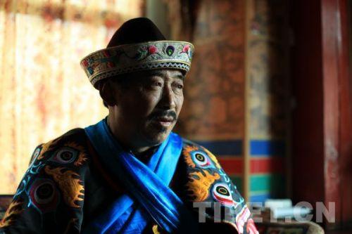 1桑杰次仁，西藏自治区级非物质文化遗产米纳羌姆的代表性传承人　摄影：姚浩然