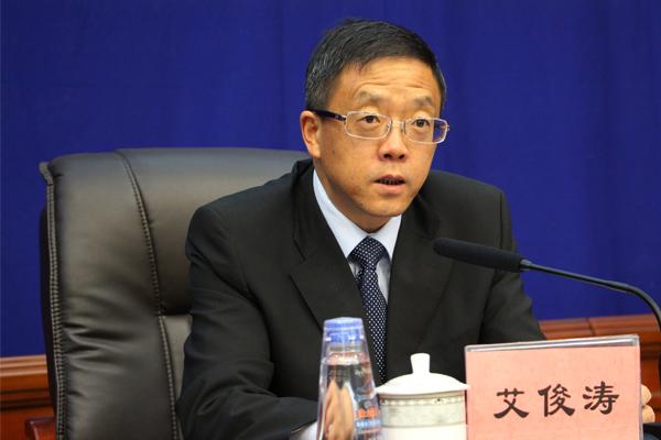 发言人：区政府党组成员、秘书长，藏博会组委会办公室副主任艾俊涛.jpg