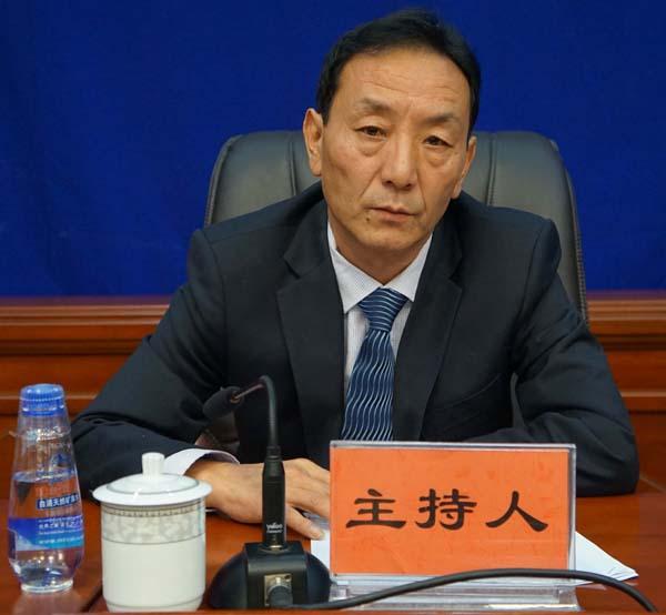 主持人：西藏自治区党委宣传部副巡视员晋美多吉.jpg