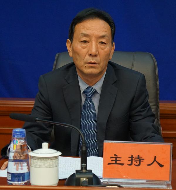 主持人：西藏自治区党委宣传部副巡视员晋美多吉.jpg