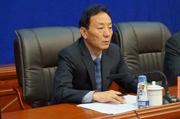 主持人：西藏自治区党委宣传部副巡视员晋美多吉.jpg