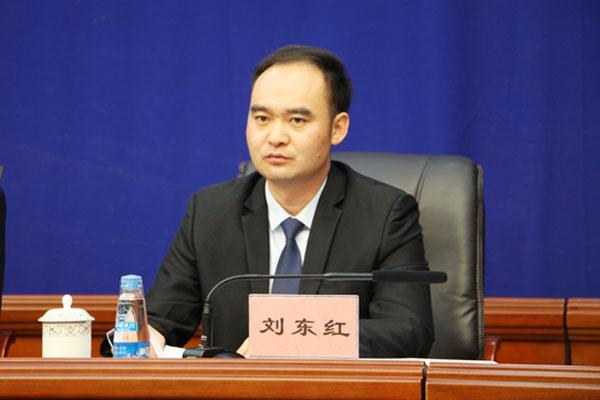 新闻发言人：林芝市发改委副主任刘东红.jpg