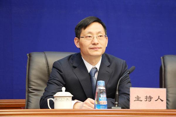 主持人：西藏自治区党委宣传部副部长唐献文.jpg
