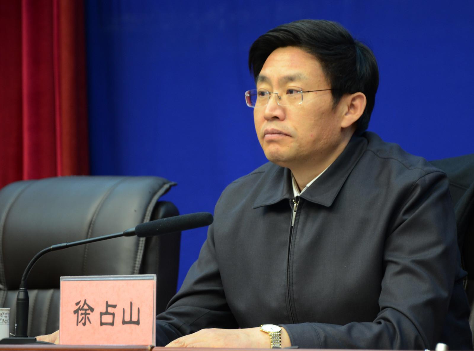 新闻发言人：自治区政府副秘书长 徐占山.jpg
