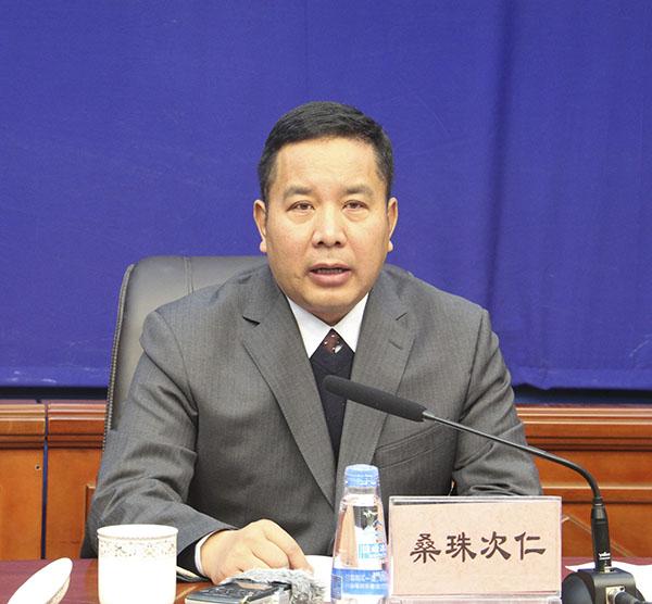 2.发言人：日喀则副市长 桑珠次仁.jpg