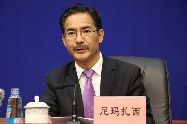 新闻发言人：西藏自治区农科院院长-尼玛扎西.jpg