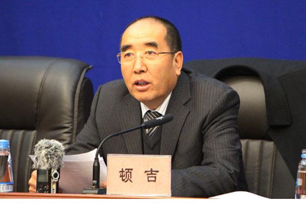 新闻发言人：西藏自治区农牧厅副厅长-顿吉.jpg