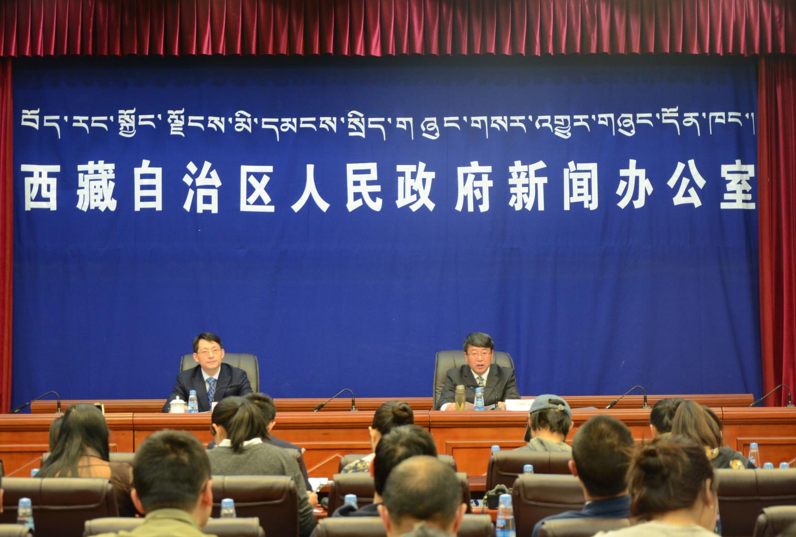 发布会现场.JPG