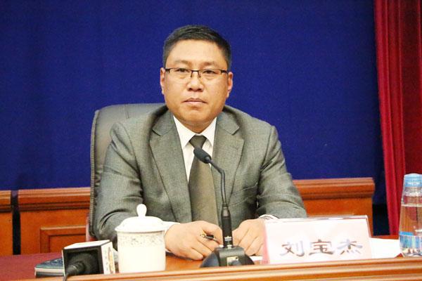 新闻发言人：那曲地区旅发委党组副书记、主任--刘宝杰.jpg