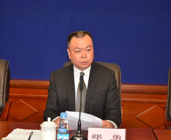 新闻发言人：自治区纪委新闻发言人、宣传部部长 郑勇.jpg