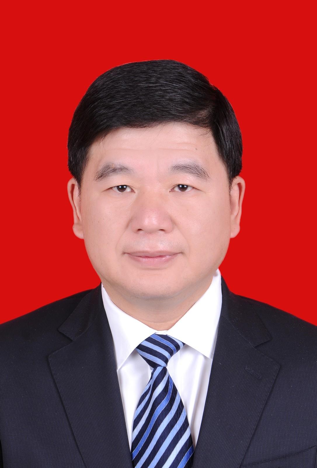 石谋军(红底).jpg