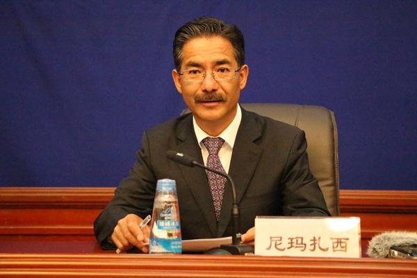 新闻发言人：西藏自治区农牧科学院院长尼玛扎西.JPG