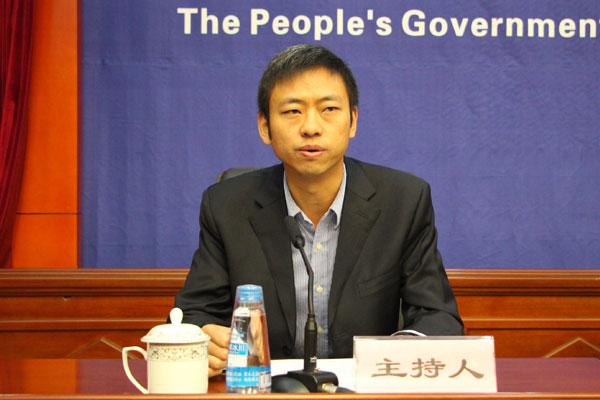 主持人：区党委外宣办（政府新闻办）三处副处长（负责人） 罗铁柱.jpg