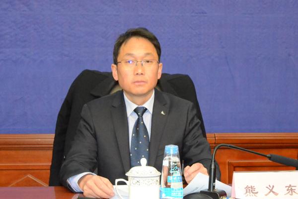新闻发言人：林芝市统计局党组副书记、局长 熊义东.jpg