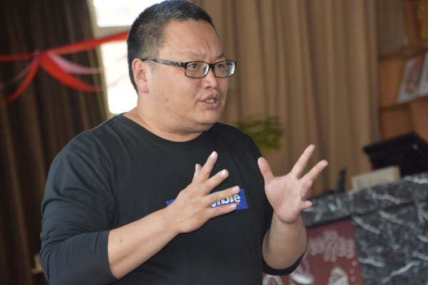 张巍导师向大家解读我国的公益发展趋势。.jpg