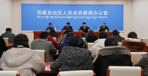 新闻发布会现场.jpg