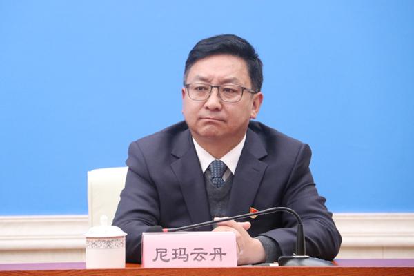 新闻发言人：拉萨市城关区委副书记、区人大常委会主任 尼玛云丹.jpg
