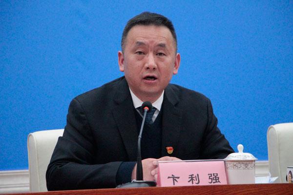 新闻发言人：西藏自治区教育厅高等教育处处长-卞利强.jpg