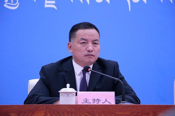 主持人：西藏自治区党委宣传部对外传播处处长杨洪森.jpg
