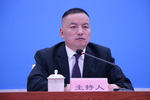 主持人：西藏自治区党委宣传部对外传播处处长杨洪森.jpg