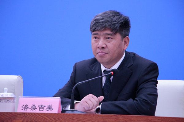新闻发言人：林芝市农业农村局党组副书记、局长洛桑吉美.jpg